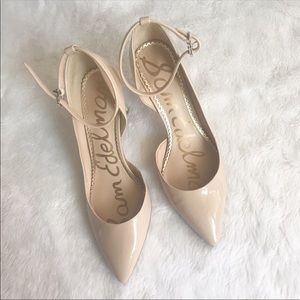 Nude pointed heels